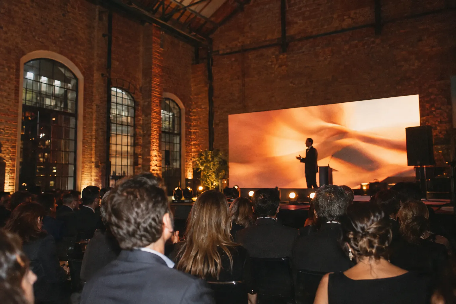 LED wall no palco de uma gala num armazém em Lisboa